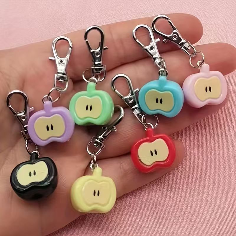 Phone Accessories Usa - 7個入り樹脂製模造アップルキーホルダー、バッグや携帯電話アクセサリーに最適、ギフトに最適です。