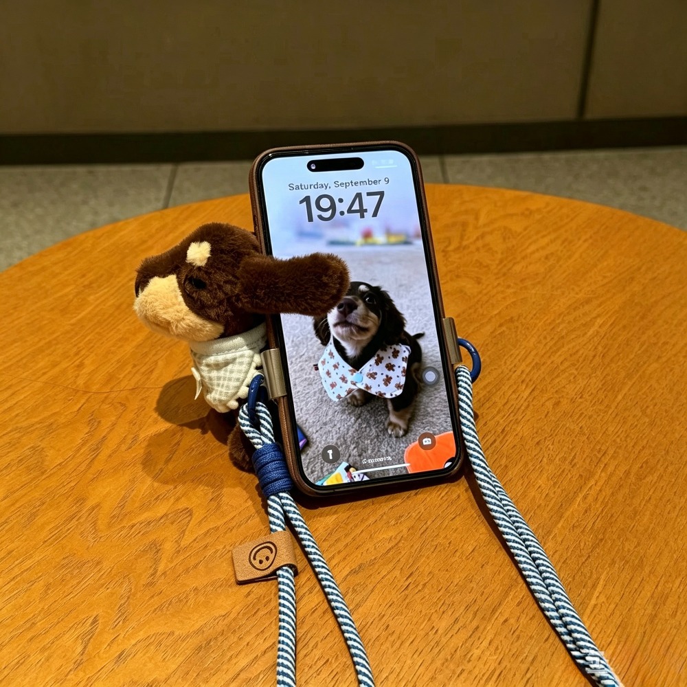 かわいい漫画風ダックスフントぬいぐるみ携帯ストラップ、背面ク - Phone Accessories Doll のレビューと価格