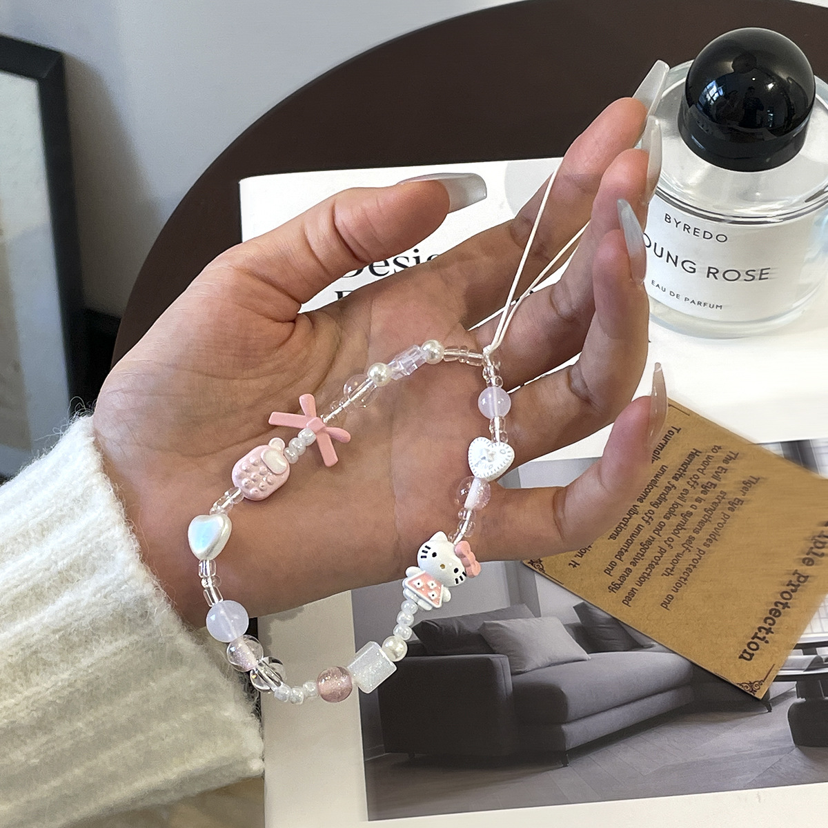 インス風可愛いハローキティ紛失防止ビーズ付きスマホストラップ - Phone Accessories Cute のレビューと価格