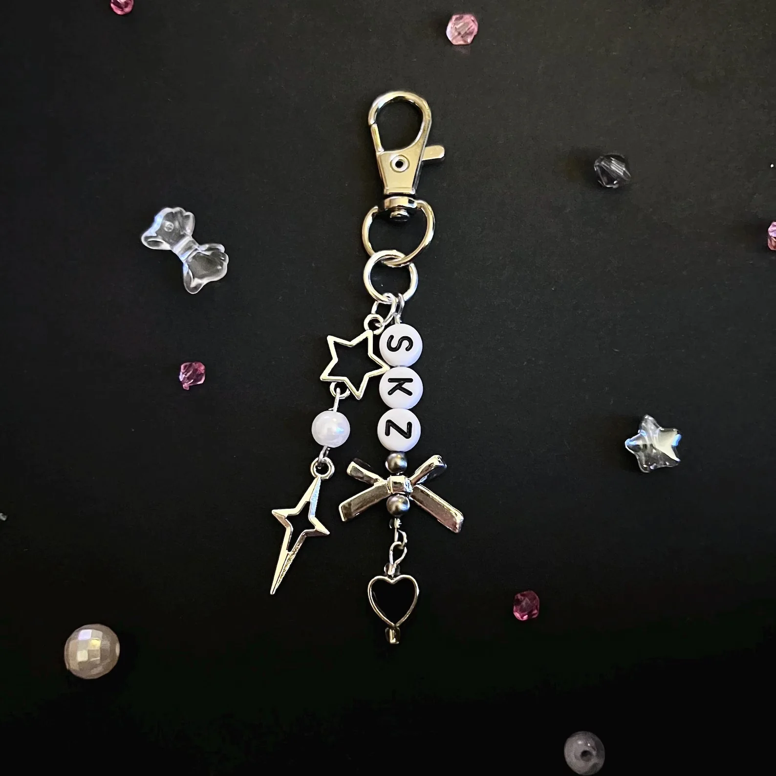 SKZ ステイ K-POP ビーズキーホルダー/キーリング  - Phone Accessories Ideas のレビューと価格